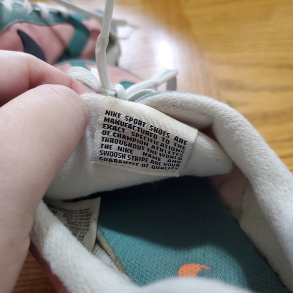 Nike Kids Pink and Green Sneakers Used Good Condition - Picture 5 of 7